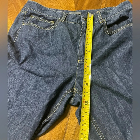 Vince. Dark Wash Lightweight Cropped Denim Jeans Cuffed Hem Luxe Size 12 - Picture 5 of 8